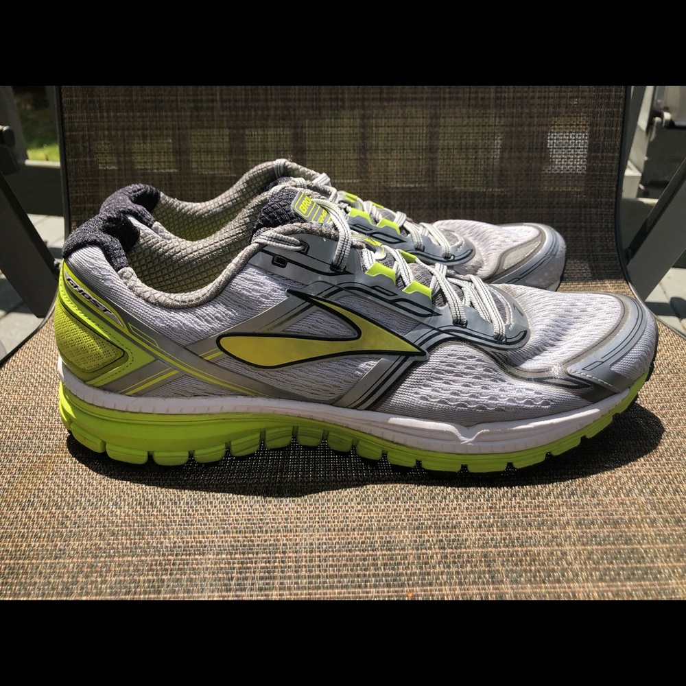 Men’s Brooks Running Sneakers.